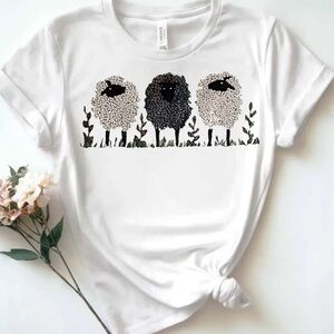 Sheep Graphic T-Shirt Short Sleeve White Cotton  Size L women’s Unisex